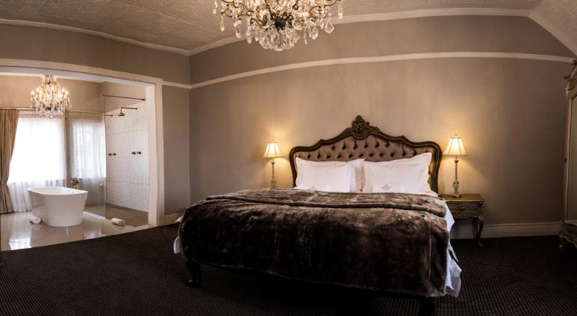 Image of Deluxe King Room 1