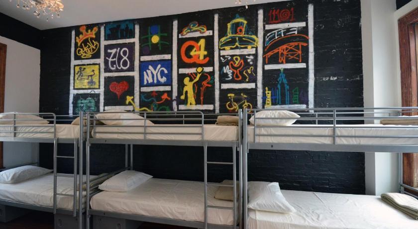 Image of Single Bed in 6-Bed Female Dormitory Room 0
