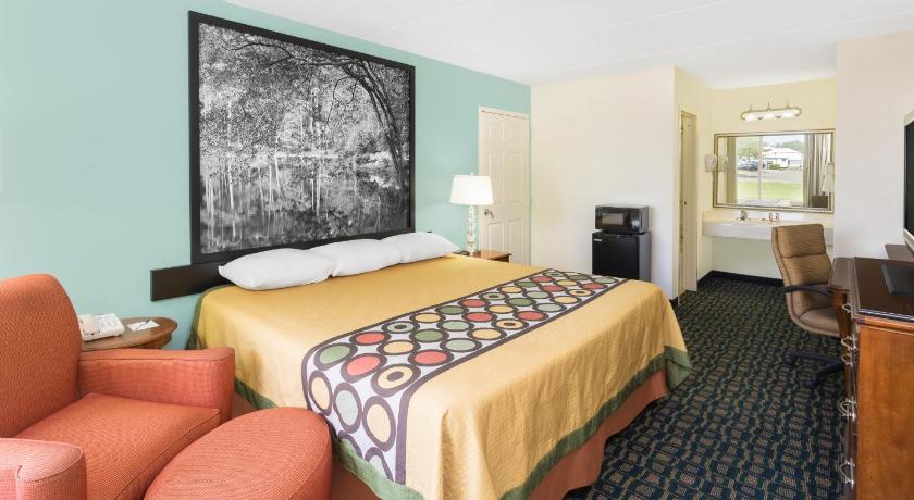  Super 8 By Wyndham Kingsland