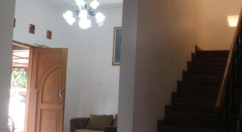 Image of Four-Bedroom House 28