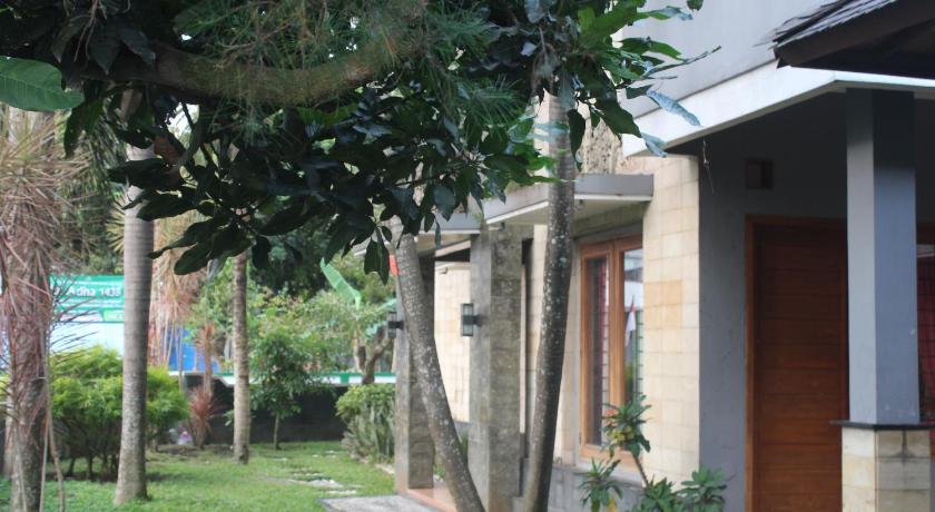 Image of Four-Bedroom House 20
