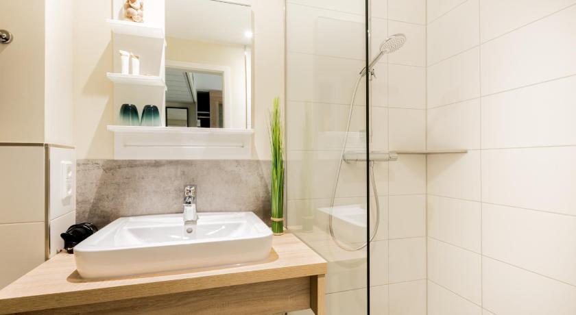 Deutsches Haus Hotel Emden Deals Photos Reviews