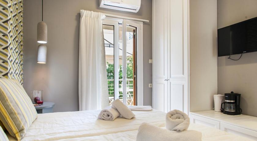 Candia Studios & Rooms photo