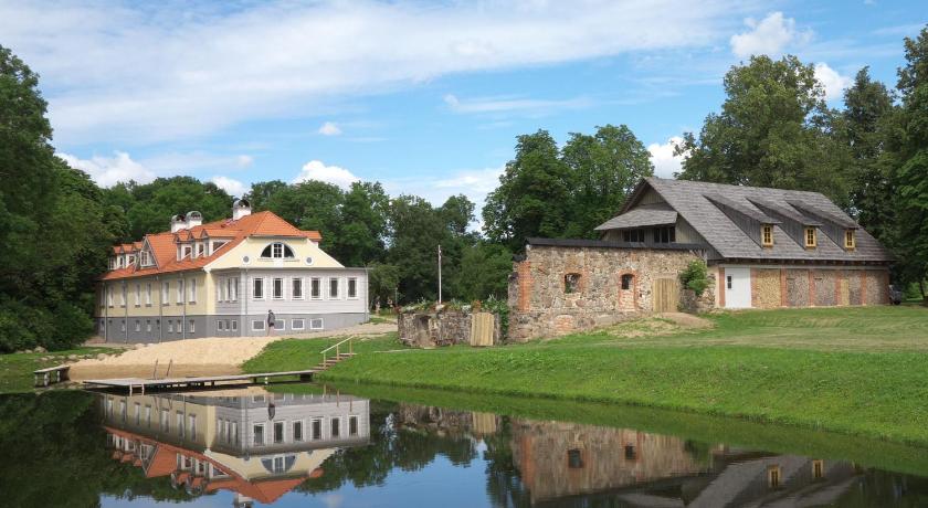 Botique &amp; SPA Hotel Berkenes Manor — Hotel in Ziedkalne