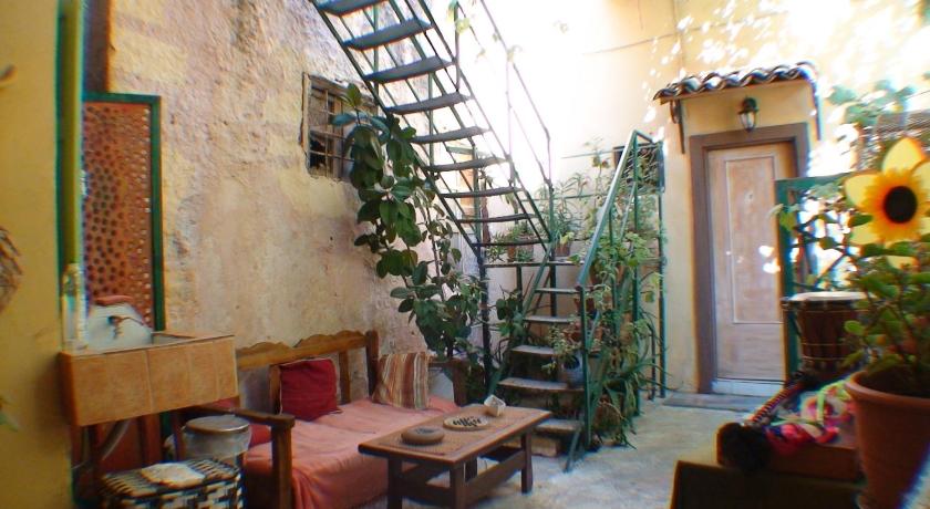 Earini Rooms And Apartments — Hotel in Crete Island