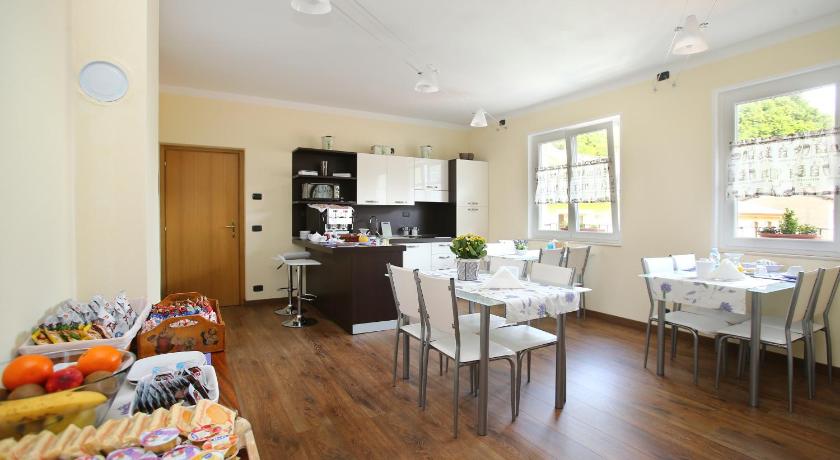 バゴリーノ B&B La Vecchia Tipografia - Lago D'Idro 3つ星 ホテル ロビー