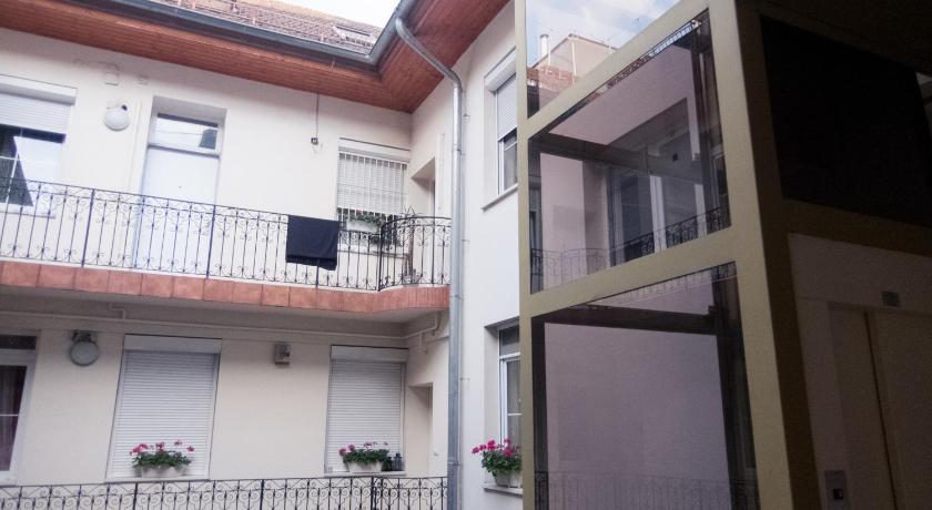 Goldcentral Apartment Grand Boulevard photo