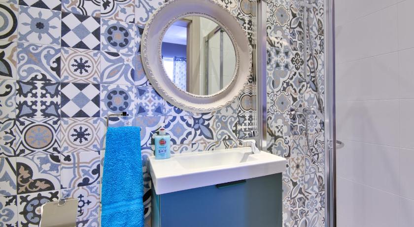 Amazing 4-bedroom Sliema Town House with Jacuzzi photo