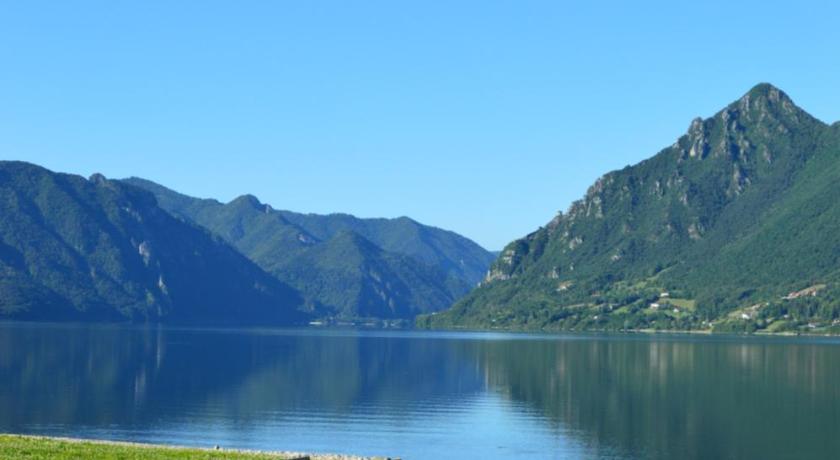 バゴリーノ B&B La Vecchia Tipografia - Lago D'Idro 3つ星 ホテル プール