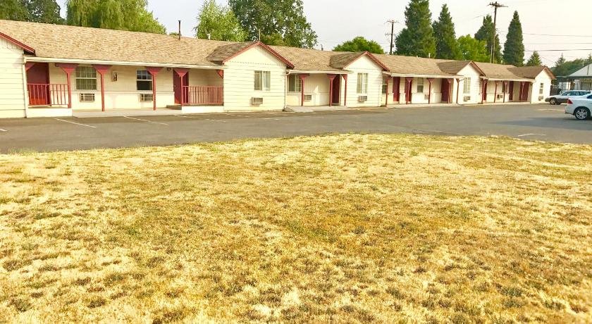 Travelers Inn Motel photo