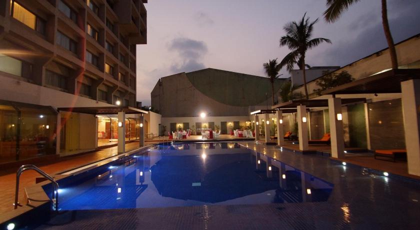 Dolphin Hotel - image 10