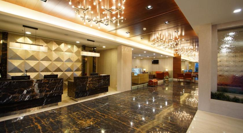 Dolphin Hotel - image 15