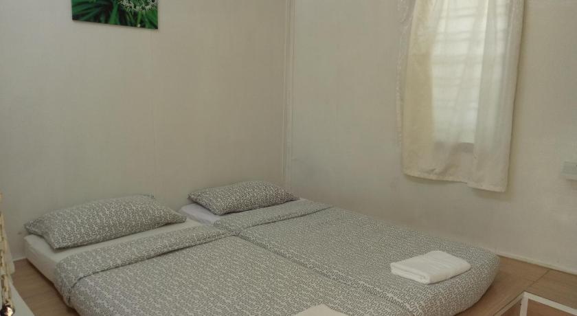 Image of Twin Room with Shared Bathroom 5