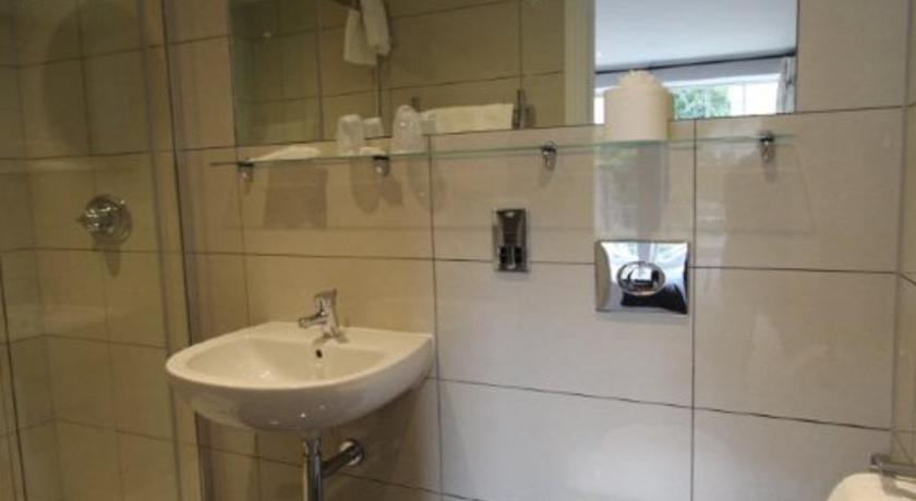 Image of Triple en-suite with shower 3