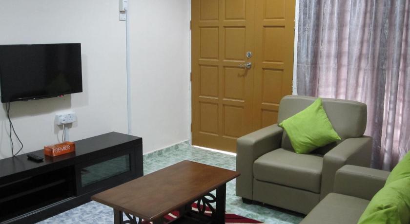 Image of Three-Bedroom House 10