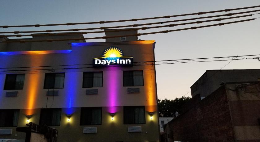 Days Inn by Wyndham Brooklyn Marine Park