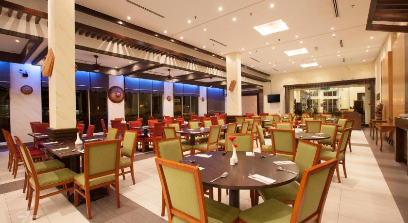 ラワ Hotel Seri Malaysia Lawas 3つ星 ホテル レストラン