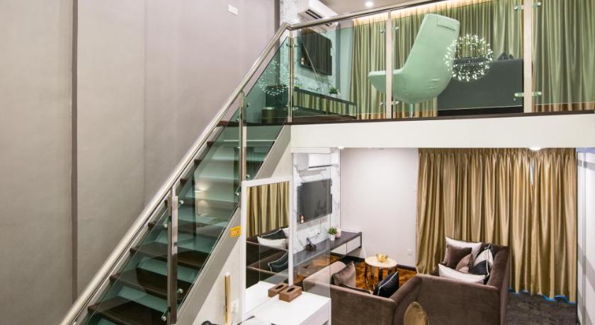 Image of Suite with Balcony 8