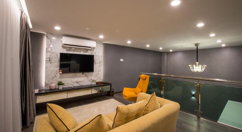 Image of Suite with Balcony 16