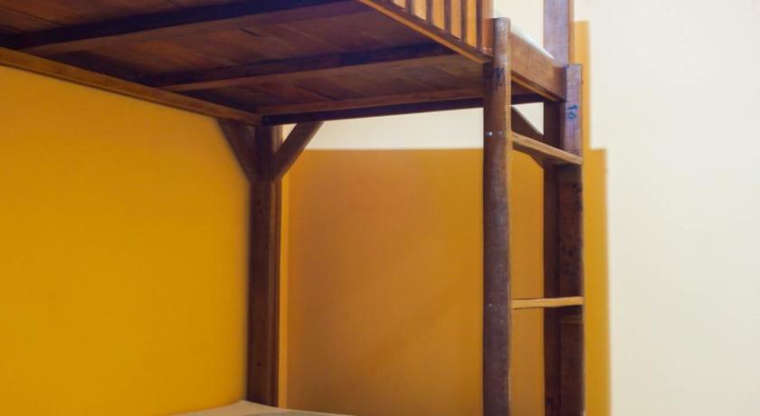 รูปของห้องพักสำหรับ 4 คน ห้องน้ำรวม (Quadruple Room with Shared Bathroom) 6