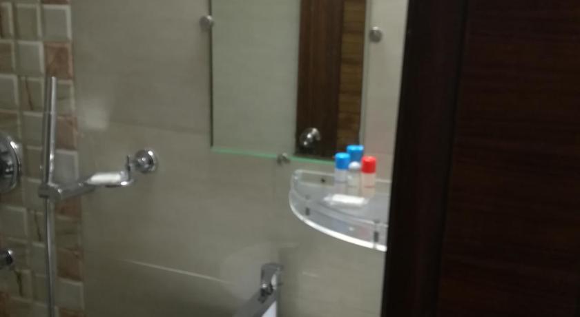 Hotel SGT Plaza photo