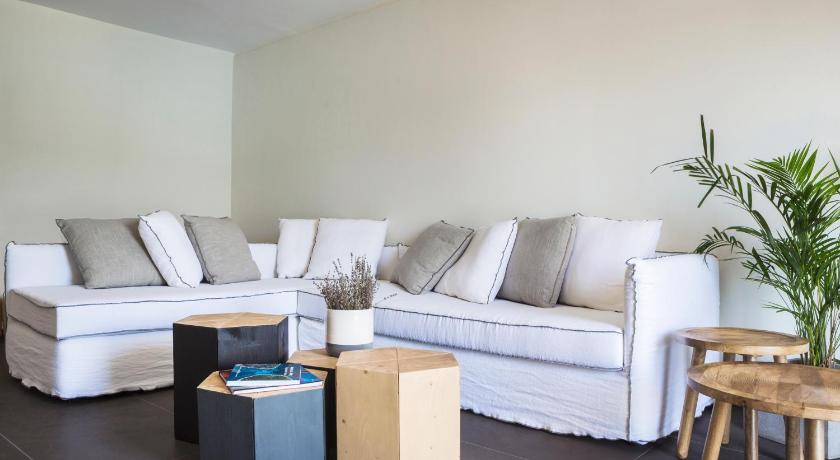 Image of Mare Suite with Sea View 11