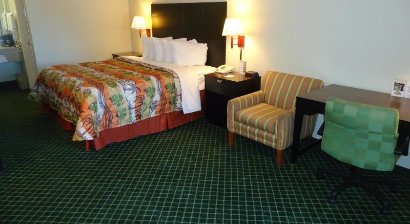 Days Inn by Wyndham Alma photo
