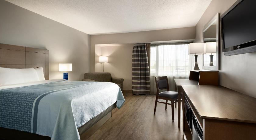 Travelodge by Wyndham Saskatoon