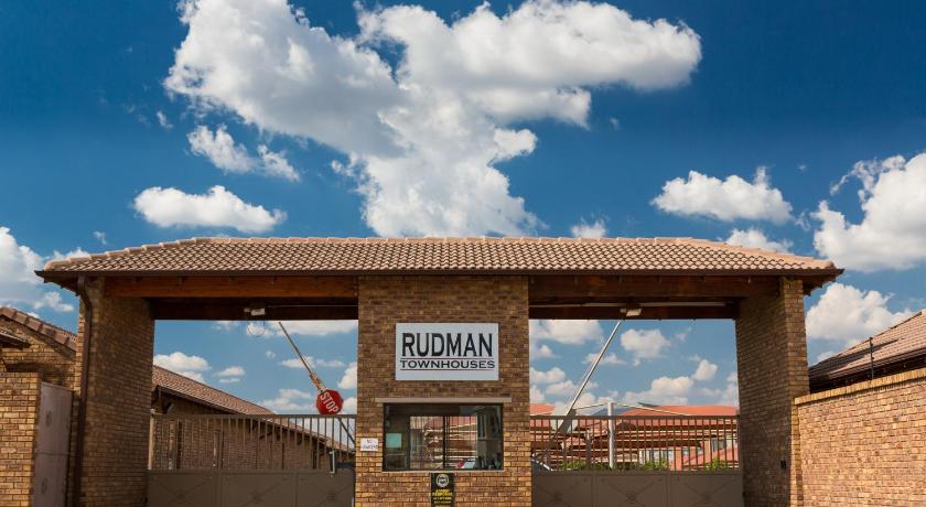 Rudman Townhouses - Family apartment photo