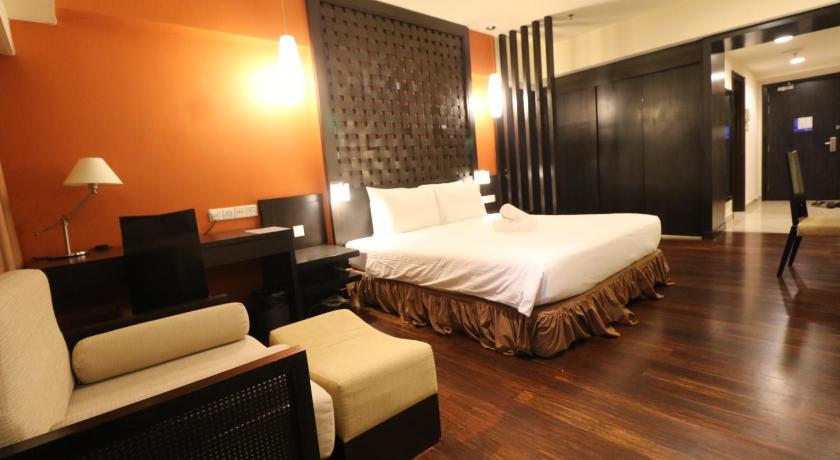 Image of Deluxe King Suite 0