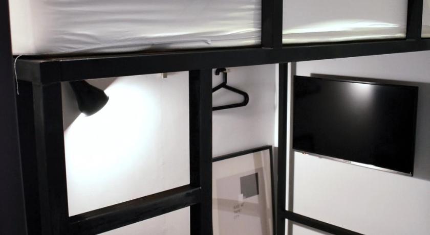 Image of Single Room - Shared Bathroom 6