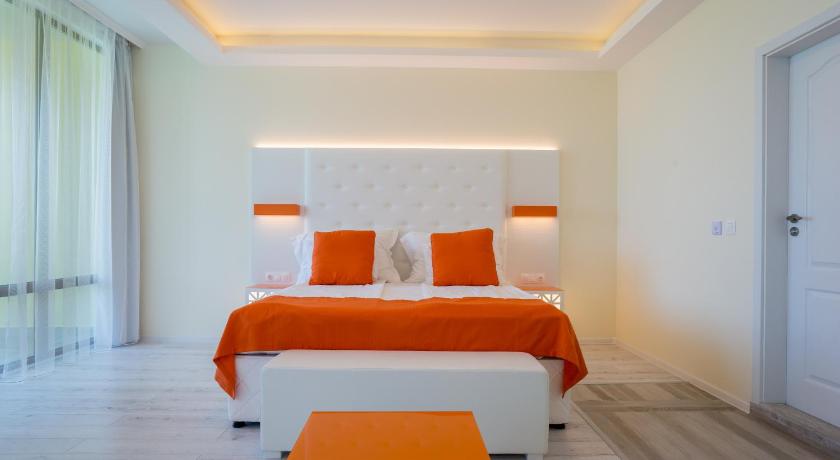 Hotel Perla Beach Luxury - All Inclusive & Free Beach Access photo