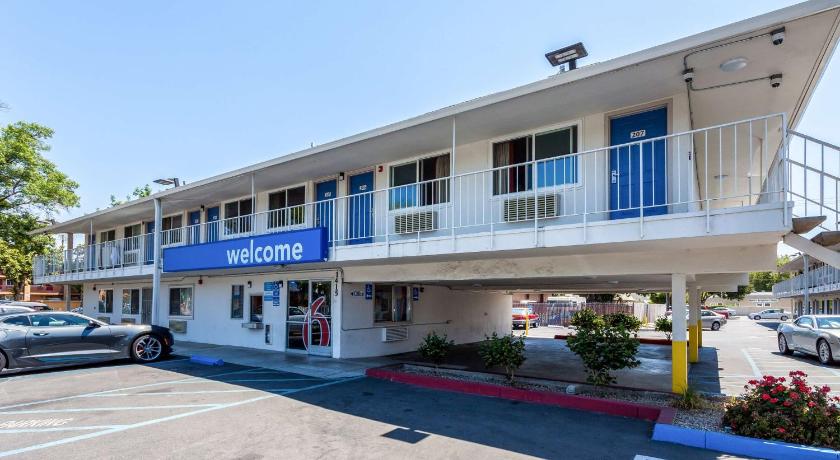 Motel 6 Sacremento, Ca - Downton