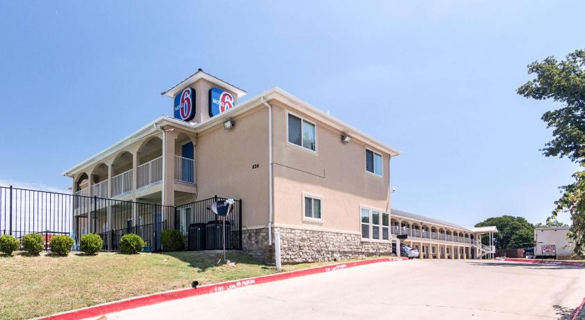 Motel 6-Azle, TX