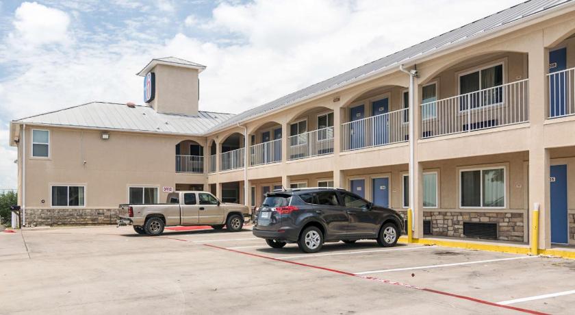 Motel 6-Azle, TX