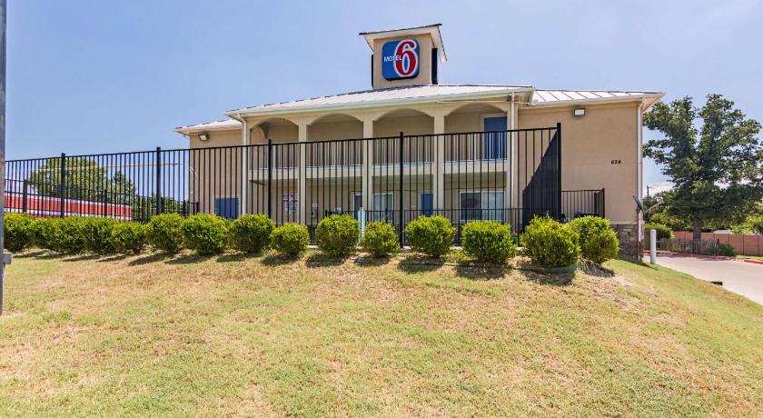 Motel 6-Azle, TX