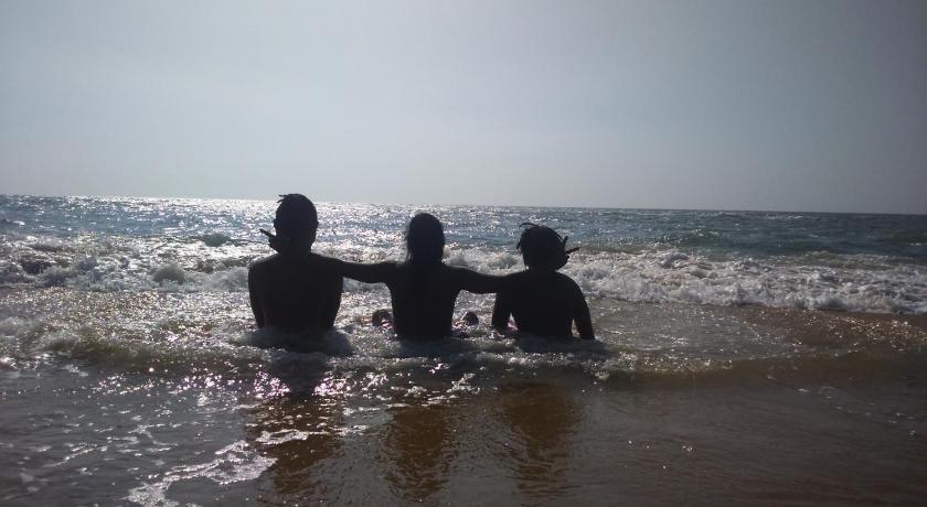 Sri Beach Bungalows And Villa photo