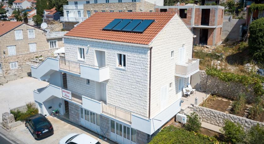 Apartments Mira — Hotel in Mlini