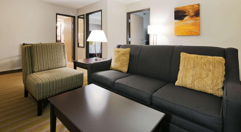 Best Western Harvest Inn & Suites