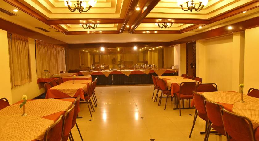 Mangalore Hotel Poonja International 3-Star Hotel restaurant