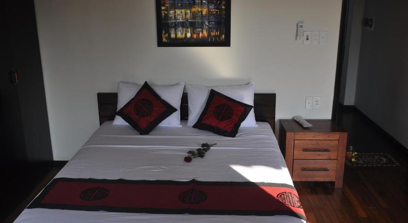 Image of Deluxe Double with Balcony 3