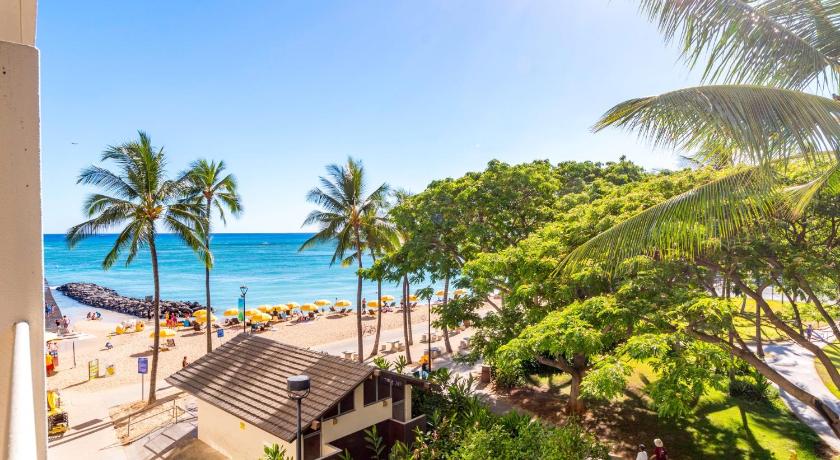 Waikiki Shore 305 (beachfront/balcony) photo