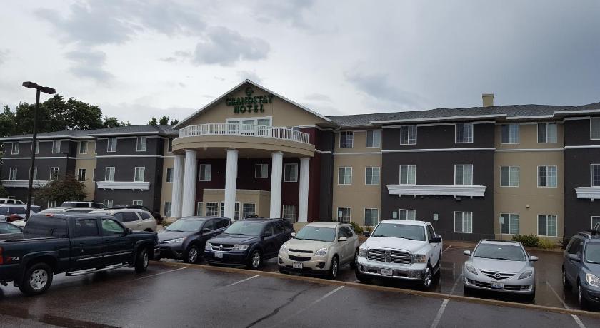 GrandStay Residential Suites Hotel - Eau Claire