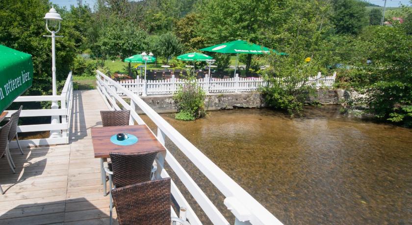 Gasthaus zum Lowen - Restaurant Akropolis photo