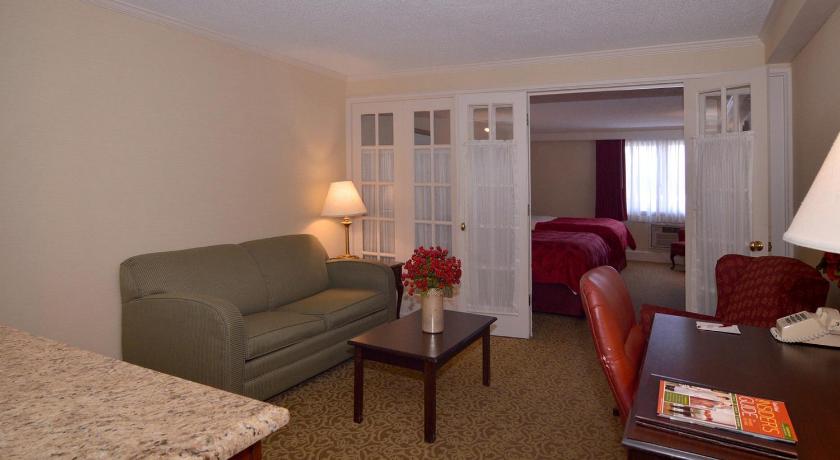 Ramada by Wyndham Seekonk Providence Area