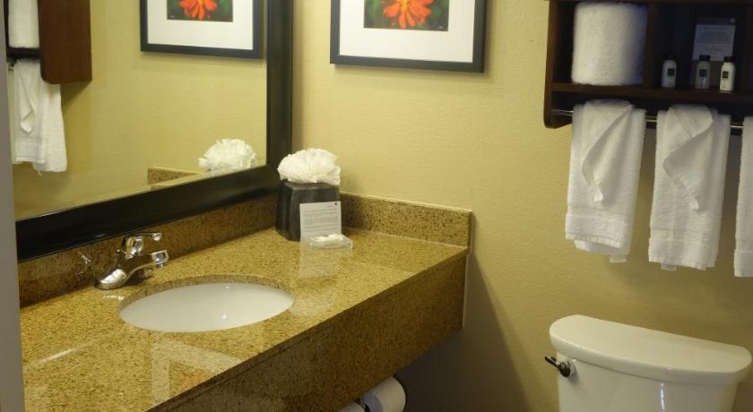 Country Inn & Suites by Radisson, Burlington (Elon), NC