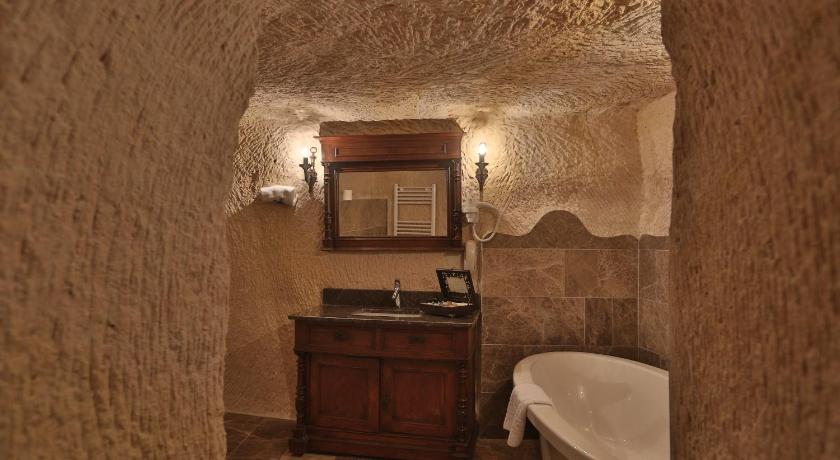 Acropolis Cave Suites