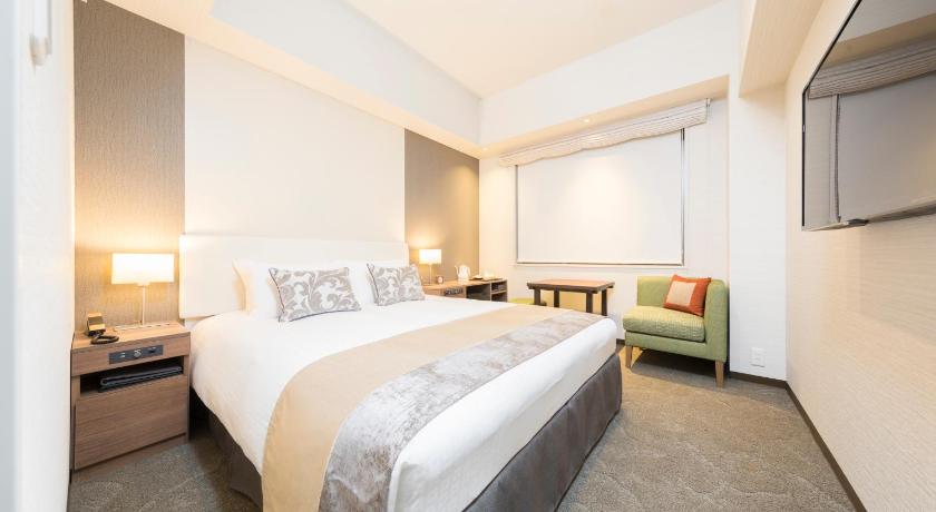 京都 Tokyu Stay Kyoto Sanjo-Karasuma 3つ星 ホテル 外観