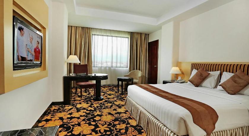 Rocky Plaza Hotel Padang