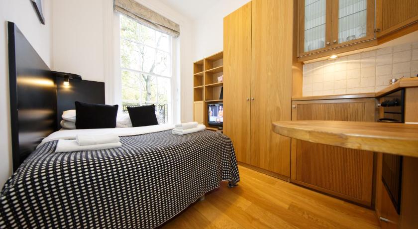 Image of Standard Studio with Balcony 4